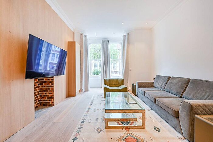2 Bedroom Flat To Rent In Netherwood Road, West Kensington, London, W14