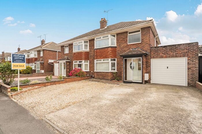 3 Bedroom Semi-Detached House For Sale In Grange Drive, Stratton St Margaret, Swindon, SN3