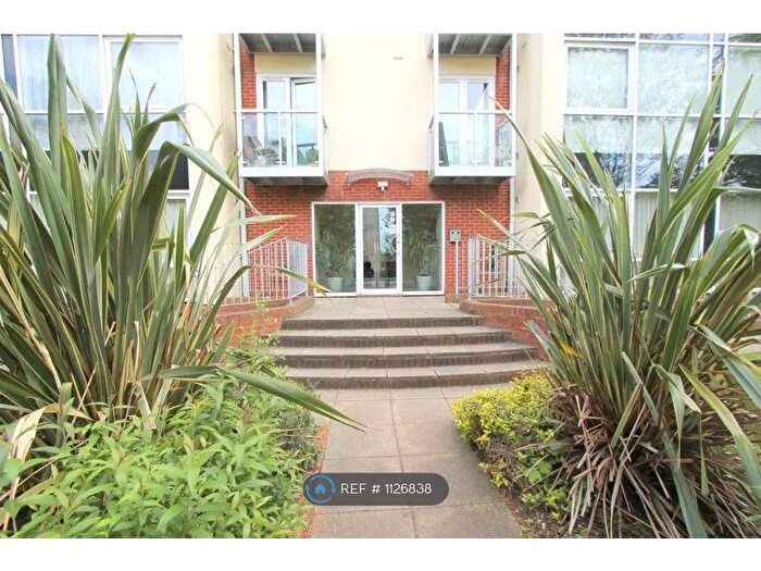 2 Bedroom Flat To Rent In Woodcote Road, Wallington, SM6
