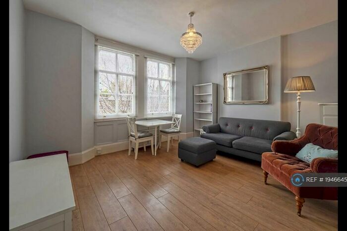 1 Bedroom Flat To Rent In Cross Street, London, N1