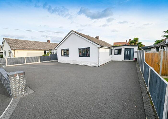4 Bedroom Detached Bungalow For Sale In Parmiter Way, Wimborne, BH21