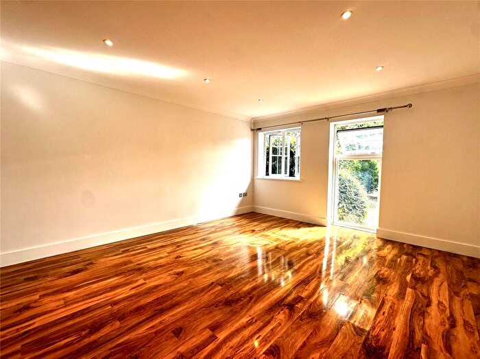 1 Bedroom Flat To Rent In Kings Penny House, Richmond Road, Kingston Upon Thames, Greater London, KT2