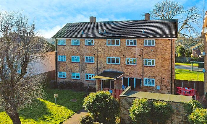 1 Bedroom Flat For Sale In Underacres Close, Adeyfield, HP2