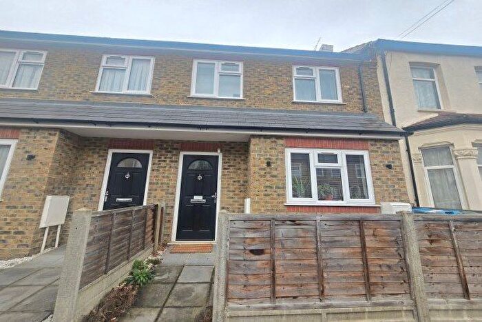 3 Bedroom Property To Rent In Bath Road, London, N9
