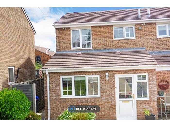 3 Bedroom Semi Detached House To Rent In Grassmoor Close, Sheffield, S12