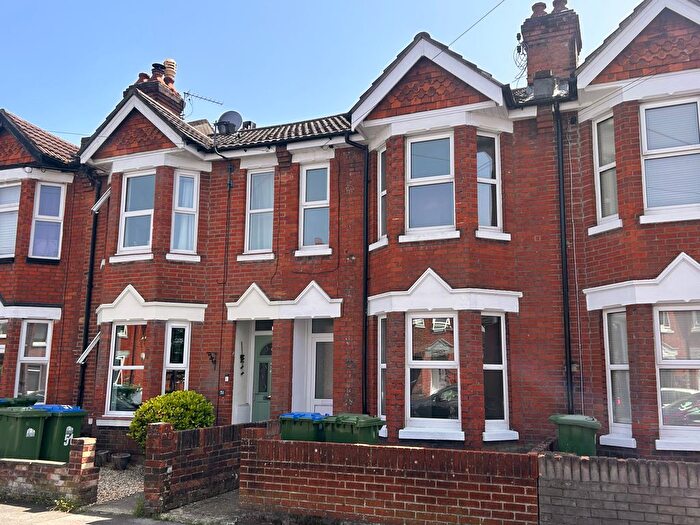 3 Bedroom Terraced House For Sale In Cecil Avenue, Southampton, SO16