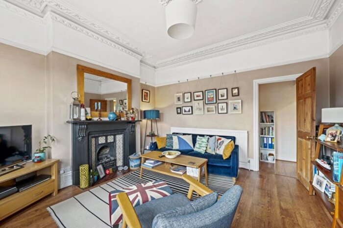 1 Bedroom Apartment To Rent In King Charles Road, Surbiton, KT5