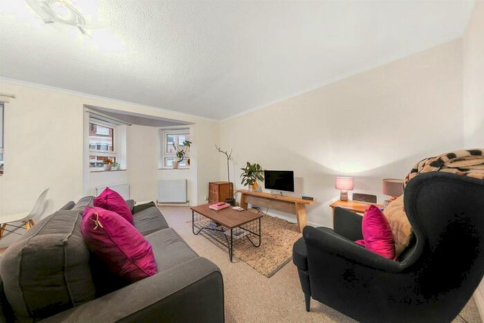 2 Bedroom Flat To Rent In Shenley Road, SE5