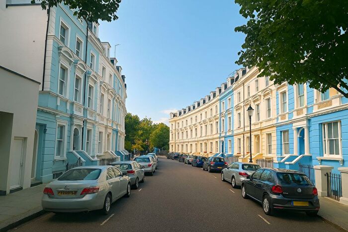 2 Bedroom Flat To Rent In Ladbroke Crescent, Notting Hill, London, W11