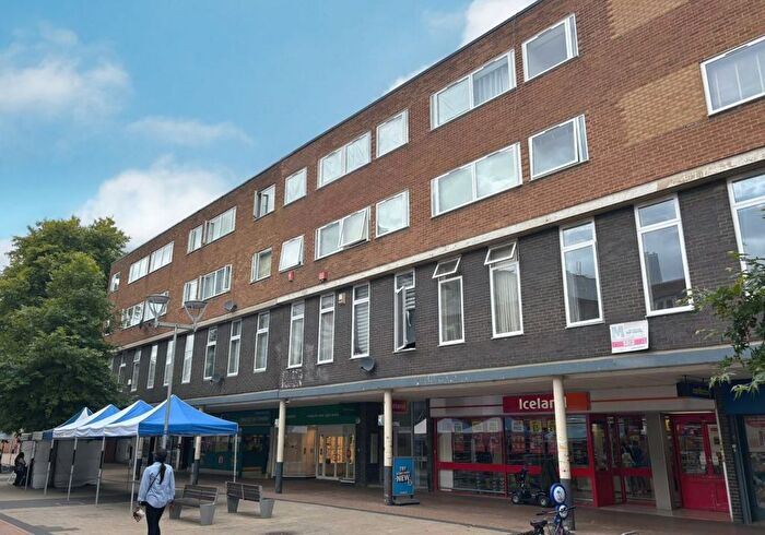 2 Bedroom Flat For Sale In Flat Culpit House, - Town Centre, Hatfield, Hertfordshire, AL10