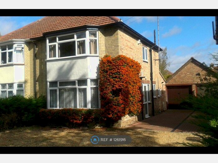 3 Bedroom Semi-Detached House To Rent In Kings Hedges Road, Cambridge, CB4