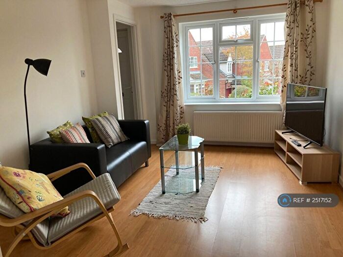 3 Bedroom Terraced House To Rent In Ashdales, St Albans, AL1