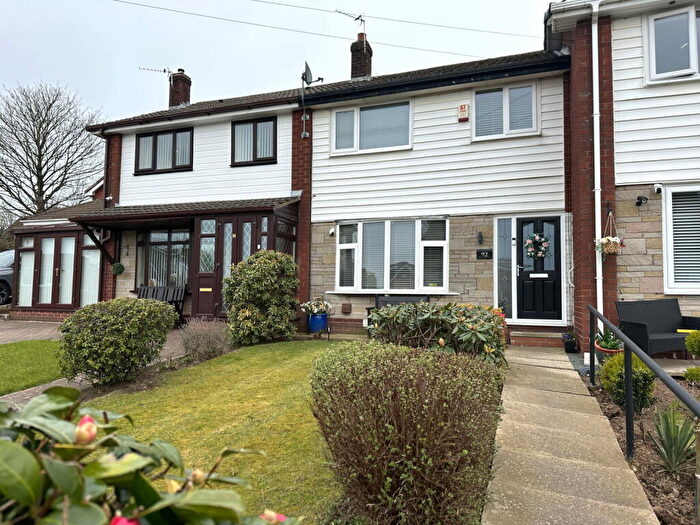 3 Bedroom Town House For Sale In Denbydale Way, Royton, OL2