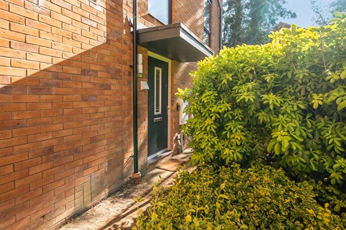 1 Bedroom Maisonette For Sale In Divot Way, Basingstoke, RG24