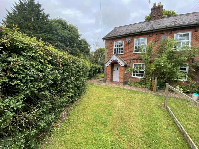 2 Bedroom Cottage To Rent In Watling Street, Elstree, WD6
