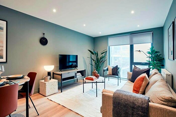 1 Bedroom Apartment To Rent In Solasta Riverside, Clyde Place, Glasgow, G5