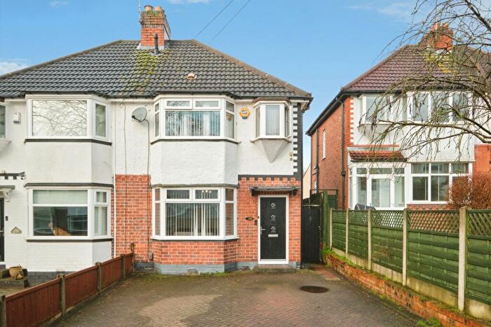 3 Bedroom Semi Detached House For Sale In Harbeck Avenue, Birmingham, West Midlands, B44