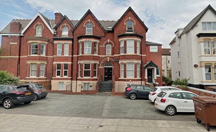 3 Bedroom Flat For Sale In Knowsley Road, Southport, PR9