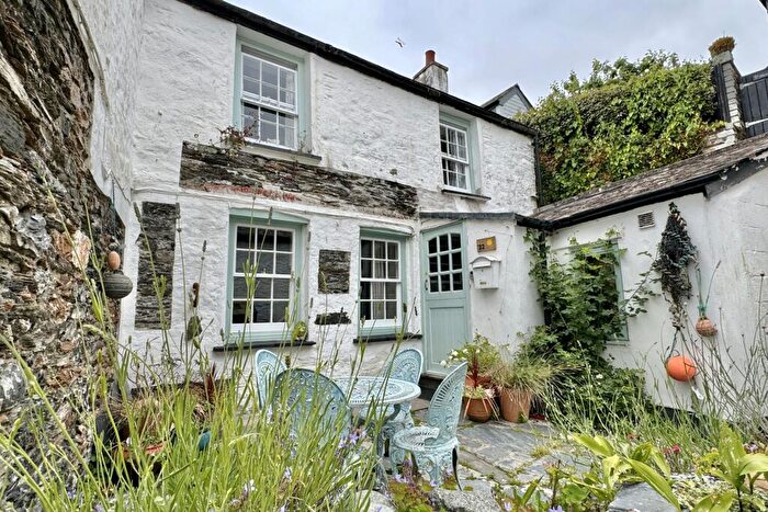 2 Bedroom House For Sale In Dolphin Street, Port Isaac, PL29