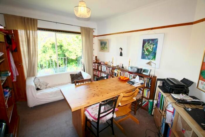 2 Bedroom Flat To Rent In Fairlawn Avenue, London, W4