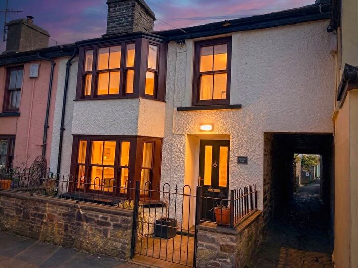 3 Bedroom Terraced House For Sale In Chapel Street, Tregaron, SY25