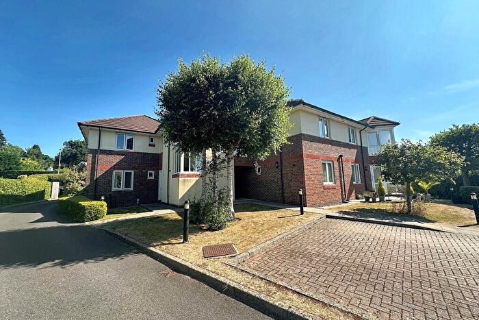 2 Bedroom Flat For Sale In Verwood, BH31