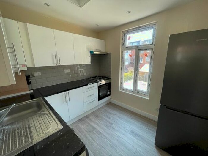 1 Bedroom Flat To Rent In Flat A, Ilex Road, Willesden, NW10