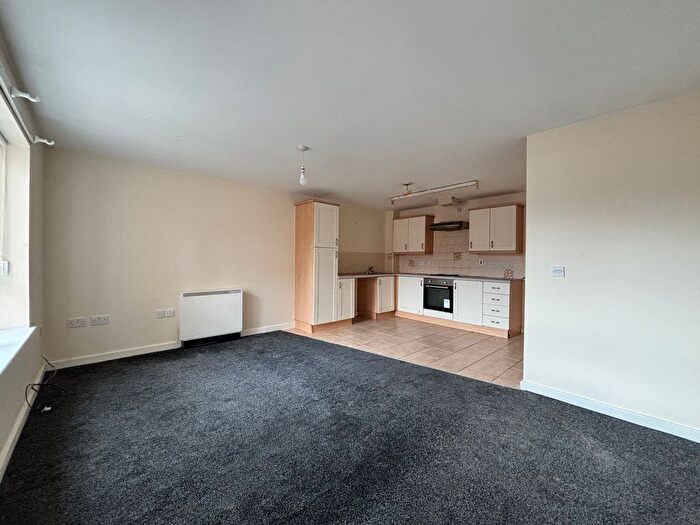 2 Bedroom Flat To Rent In Heron House, Tipton, DY4
