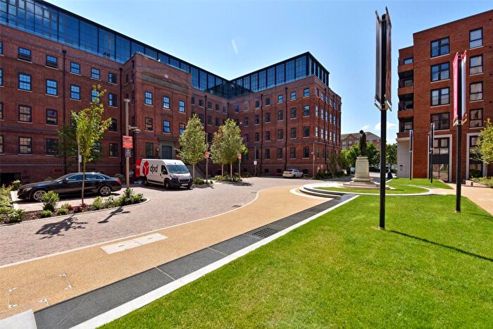1 Bedroom Apartment To Rent In The Factory, Memorial Avenue, Slough, Berkshire, SL1