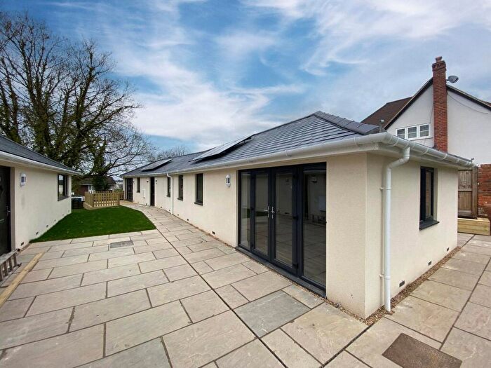 1 Bedroom Bungalow To Rent In Coppid Hall, Warfield Road, Bracknell, RG42