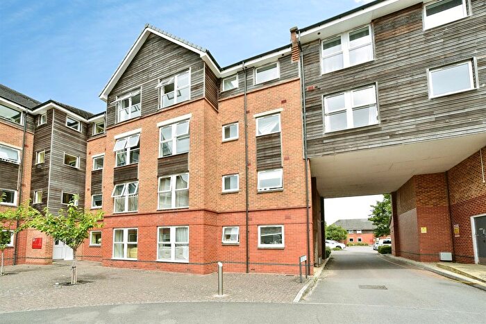 2 Bedroom Flat For Sale In Florey Court, Swindon, SN1