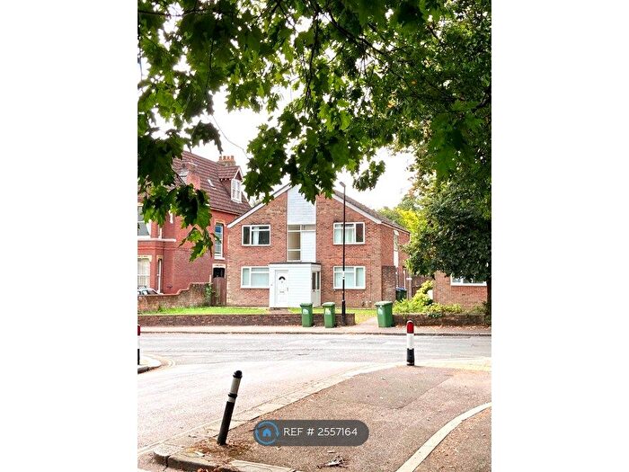 2 Bedroom Flat To Rent In Brookvale Road, Southampton, SO17