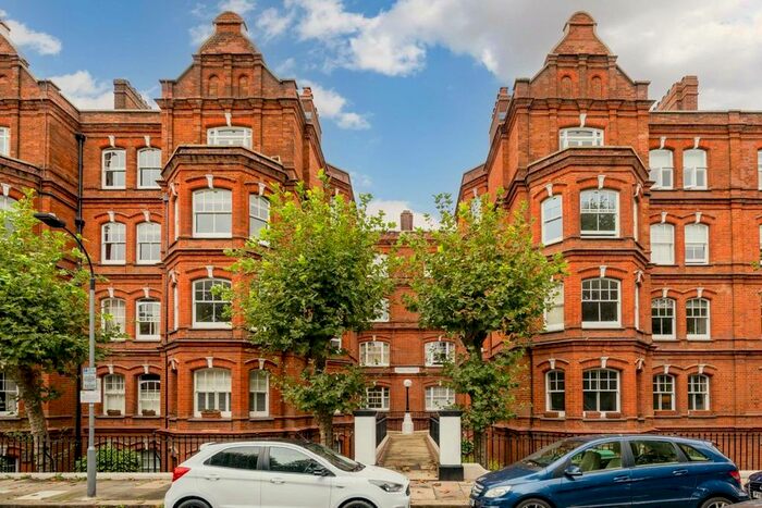 2 Bedroom Flat To Rent In Queen's Club Gardens, London, W14