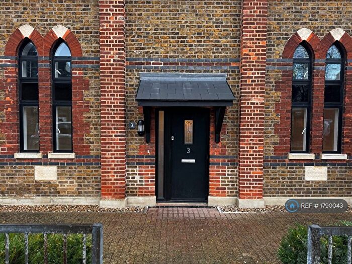 2 Bedroom Maisonette To Rent In Old Church House, Rainham, Gillingham, ME8