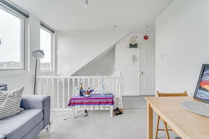 1 Bedroom Flat For Sale In Yerbury Road, N19