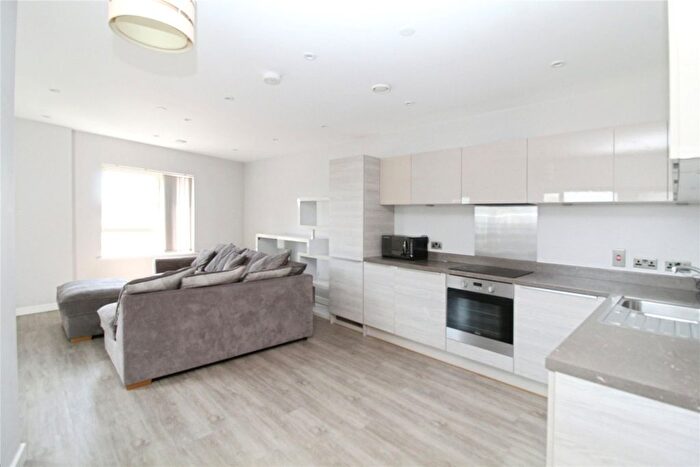 2 Bedroom Flat To Rent In Wandle Road, Croydon, CR0