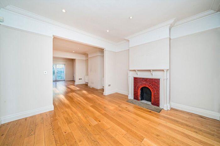 4 Bedroom Detached House To Rent In Spencer Road, West Wimbledon, SW20