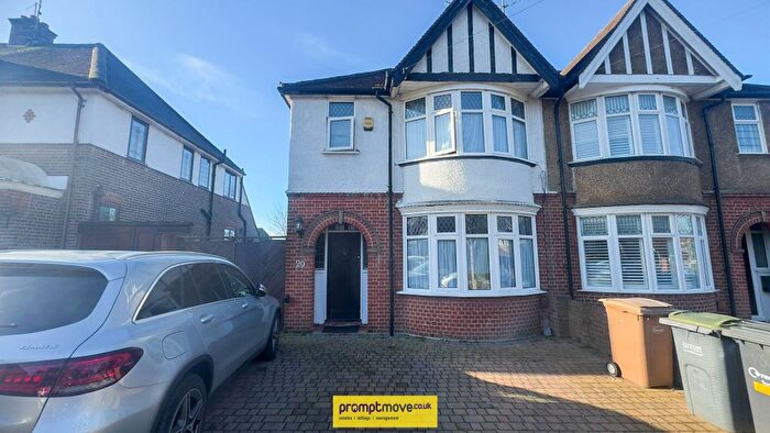 3 Bedroom Property To Rent In Wychwood Avenue, Luton, LU2