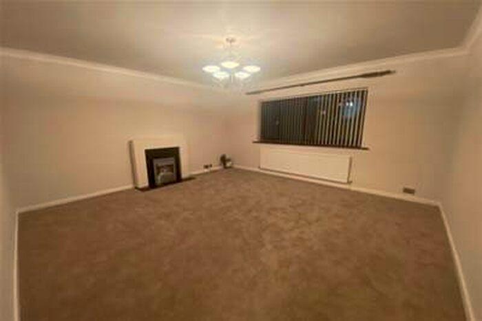 2 Bedroom Flat To Rent In Cavendish Court, Hesketh Park, PR9