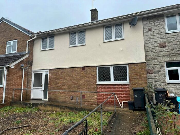 3 Bedroom Terraced House To Rent In Shaftesbury Avenue, Swindon, SN3