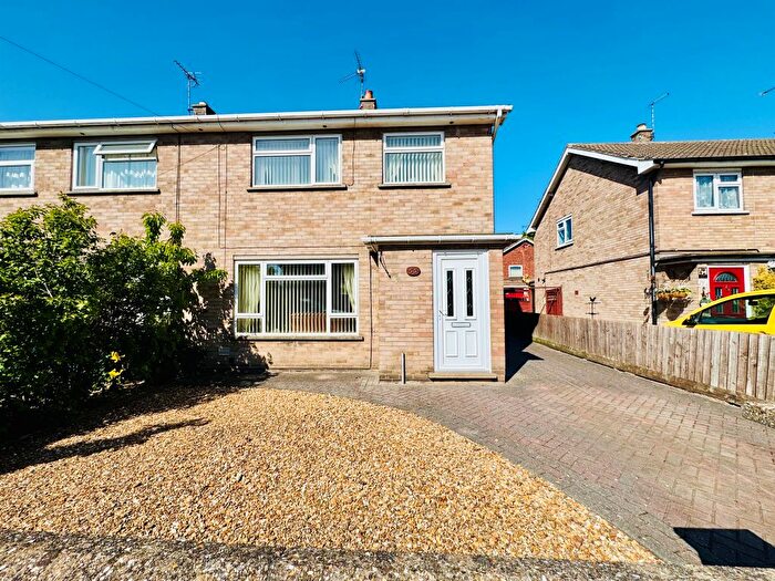 3 Bedroom Semi-Detached House For Sale In Glenton Street, Peterborough, PE1