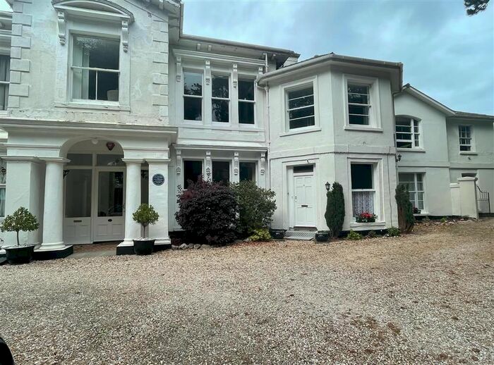 2 Bedroom Flat To Rent In Ridgeway Road, Torquay, TQ1