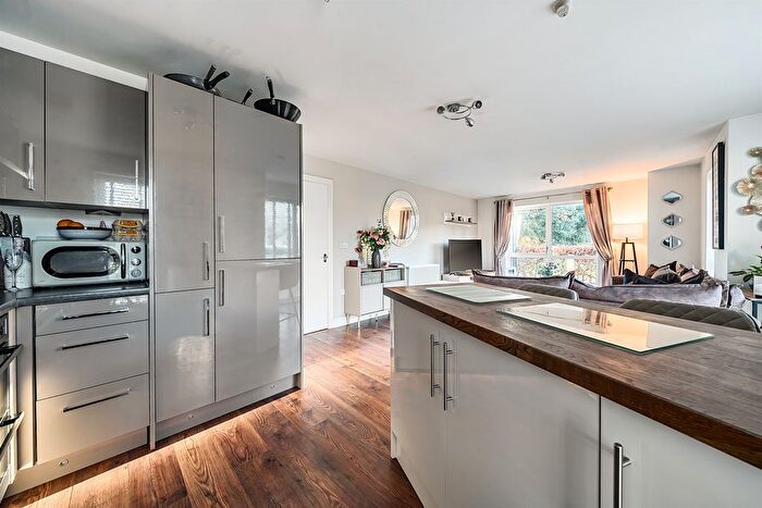 2 Bedroom Flat For Sale In Wills Crescent, Leybourne, West Malling, ME19