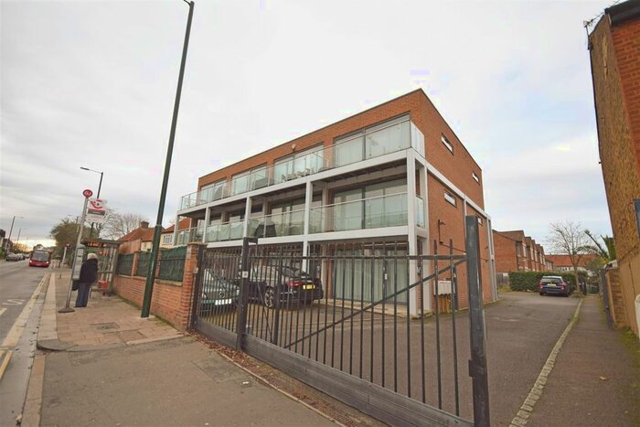 1 Bedroom Flat To Rent In Staines Road, Twickenham TW2