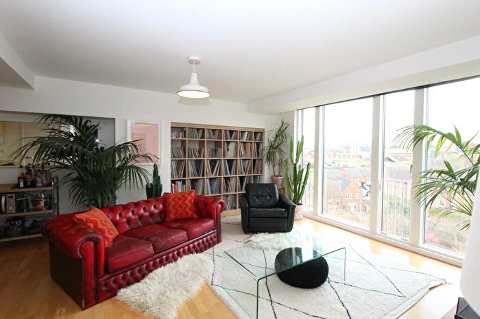 1 Bedroom Flat To Rent In The Avenue, Leeds, West Yorkshire, Uk, LS9