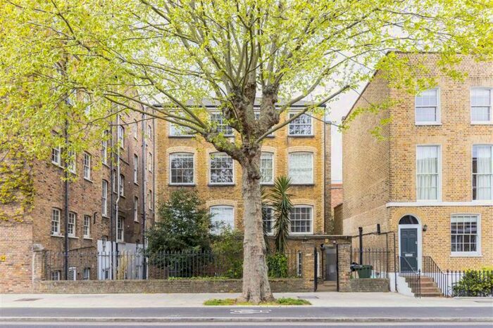 2 Bedroom Flat To Rent In Queensbridge Road, Bethnal Green, E2