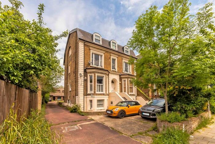 2 Bedroom Flat To Rent In Mount Ephraim Road, London, SW16