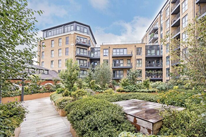 1 Bedroom Flat To Rent In Heritage Walk, Kingston Upon Thames, KT1