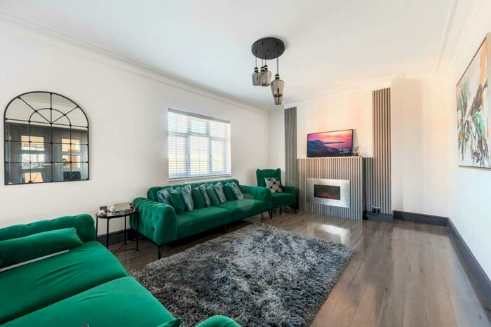 2 Bedroom Flat To Rent In Kings Drive, Wembley Park, Wembley, HA9