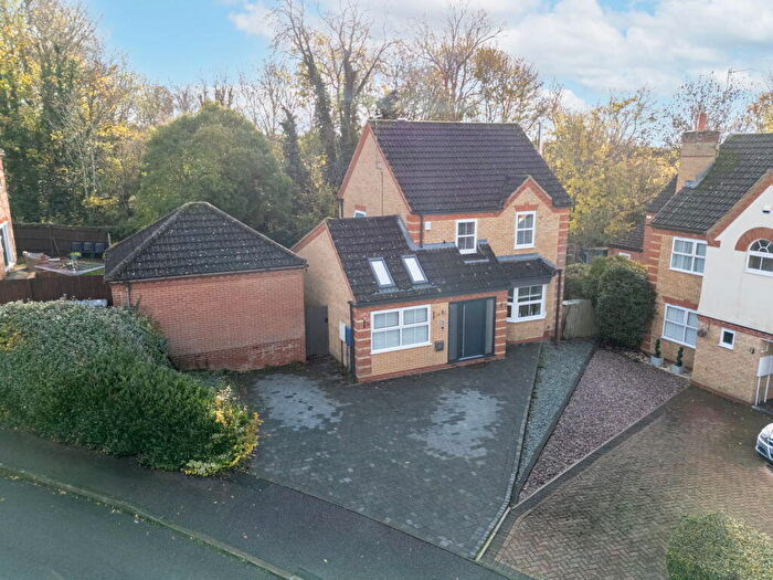 3 Bedroom Detached House For Sale In Callcott Drive, Kettering, NN15